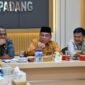Wakil Wali Kota Padang Maigus Nasir memimpin rakor tindak lanjut pembebasan lahan proyek normalisasi Sungai Batang Kandis di Kantor Dinas PUPR Padang, Kamis (15/5/2025). (Foto: Prokopim Padang)