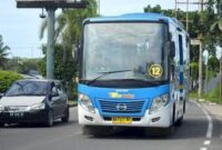 Pemko Padang memberikan tarif khusus Rp2 untuk pelajar yang naik Trans Padang di Hari Pendidikan Nasional. (Foto: FB Diskominfo Padang)