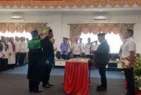Bupati Pasaman Barat, Yulianto melantik Dodi San Ismail sebagai Pj Sekda Pasbar di Aula Kantor Bupati, Rabu (7/5/2025). (Foto: Diskominfo Pasbar)
