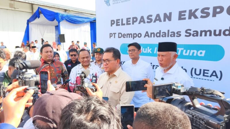 Menteri Perdagangan Budi Santoso saat diwawancari wartawan. (Foto: Karantina Sumbar)