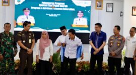 Pemko Padang Panjang meluncurkan Program OTP Daerah dan e-Retribusi Pelayanan Kebersihan, Senin (26/5/2025). (Foto: Diskominfo Padang Panjang)