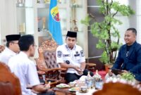 Wali Kota Solok, Dr. Ramadhani Kirana Putra, menerima audiensi tim Ruangguru Rabu (28/5/2025). (Foto: Prokopim Solok)