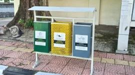 Pemko Padang menambah tong sampah di arena Car Free Day (CFD). (Foto: Diskominfo Padang)