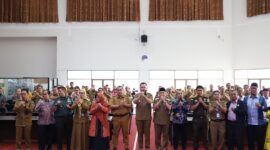 Wali Kota Padang, Fadly Amran membuka Musrenbang RPJMD Kota Padang Tahun 2025–2029 di Gedung Pertemuan Bagindo Aziz Chan, Balai Kota Aia Pacah, Selasa (6/5/2025). (Foto: Prokopim Padang)