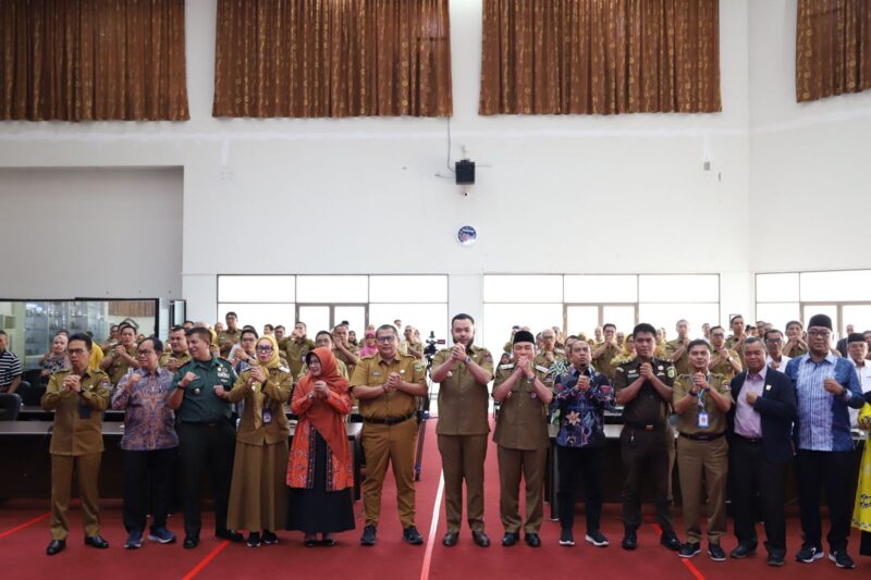 Wali Kota Padang, Fadly Amran membuka Musrenbang RPJMD Kota Padang Tahun 2025–2029 di Gedung Pertemuan Bagindo Aziz Chan, Balai Kota Aia Pacah, Selasa (6/5/2025). (Foto: Prokopim Padang)