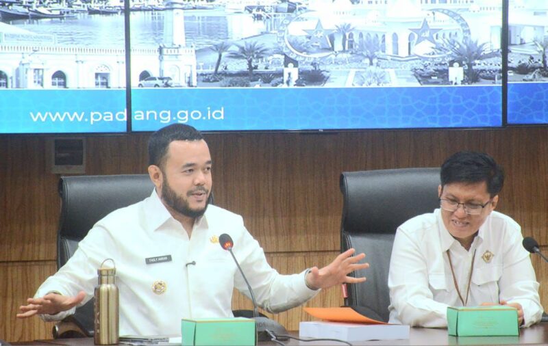 Wali Kota Padang Fadly Amran mengapresiasi Polresta Padang atas Operasi Pekat Anti Premanisme. (Foto: Prokopim Padang)