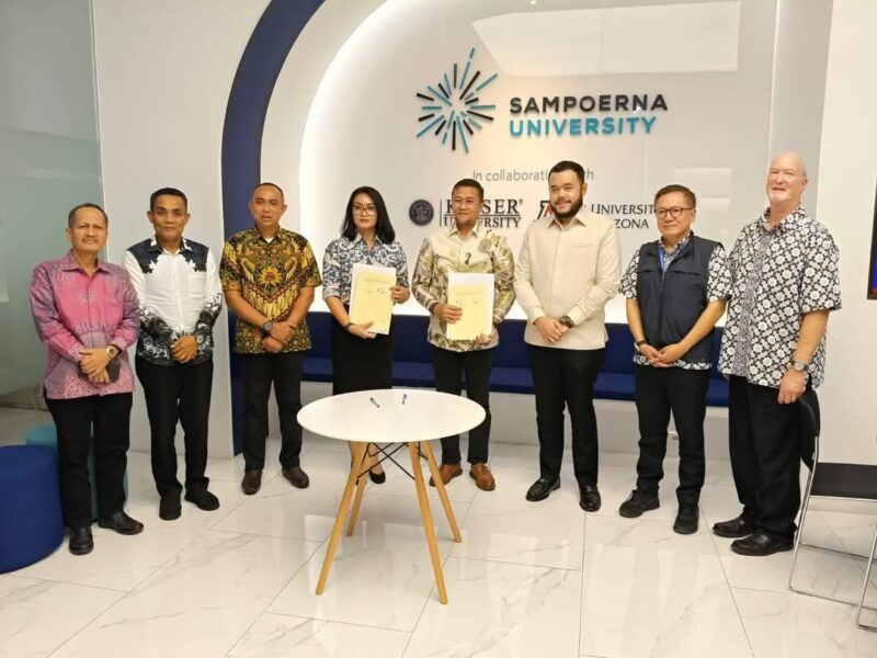 Pemko Padang menandatangani perjanjian kerjasama pendidikan dengan Sampoerna University, Kamis (22/5/2025). (Foto: Prokopim Padang)