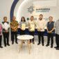 Pemko Padang menandatangani perjanjian kerjasama pendidikan dengan Sampoerna University, Kamis (22/5/2025). (Foto: Prokopim Padang)