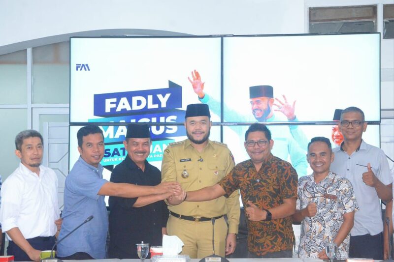 Pemko Padang dan pengusaha sound system sepakat batasi hiburan malam. (Foto: Prokopim Padang)