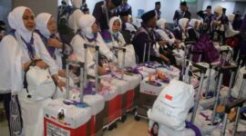 Sebanyak 423 jemaah Kloter 2 Embarkasi Padang asal Bengkulu diberangkatkan ke Madinah. (Foto: Humas Kemenag Sumbar)