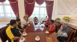 Wakil Wali Kota Padang, Maigus Nasir menerima kunjungan Pimpinan MR. DIY di Balai Kota Padang Aie Pacah, Jumat (23/5/2025). (Foto: Prokopim Padang)