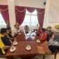 Wakil Wali Kota Padang, Maigus Nasir menerima kunjungan Pimpinan MR. DIY di Balai Kota Padang Aie Pacah, Jumat (23/5/2025). (Foto: Prokopim Padang)