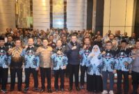 Wali Kota Padang, Fadly Amran menghadiri acara pelantikan DPD Desa Bersatu Sumbar)l periode 2025-2030 di Hotel Axana, Sabtu (24/5/2025). (Foto: Prokopim Padang)