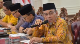 Wakil Wali Kota Padang, Maigus Nasir memimpin rapat percepatan sarana dan prasarana Smart Surau di Balai Kota Lama, Sabtu (24/5/2025). (Foto: Prokopim Padang)