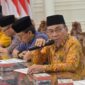 Wakil Wali Kota Padang, Maigus Nasir memimpin rapat percepatan sarana dan prasarana Smart Surau di Balai Kota Lama, Sabtu (24/5/2025). (Foto: Prokopim Padang)
