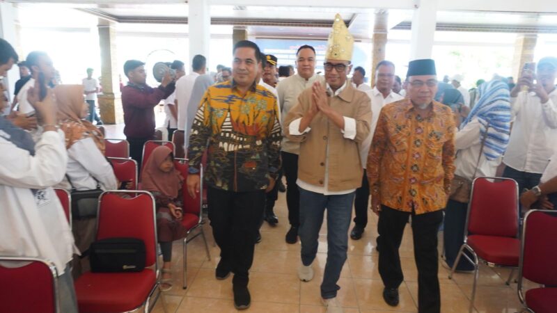 Wakil Wali Kota Padang Maigus Nasir menghadiri pelantikan pengurus KAGAMA Sumbar dan Kota Solok di Palanta Rumah Dinas Wali Kota Padang, Sabtu (24/5/2025). (Foto: Prokopim Padang)