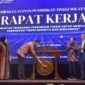 Wali Kota Padang Fadly Amran membuka Raker LLDIKTI Wilayah X di The ZHM Premiere Hotel Padang, Senin (26/5/2025). (Foto: Prokopim Padang)