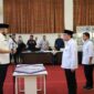 Wali Kota Padang, Fadly Amran mengukuhkan TKPK Kota Padang, di Ruang Bagindo Aziz Chan, Kantor Balai Kota Padang, Rabu (28/5/2025). (Foto: Prokopim Padang)
