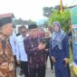 Wakil Wali Kota Padang Maigus Nasir dampingi Wamenkop dan UKM Ferry Juliantono meninjau Koperasi Merah Putih di Padang, Kamis (29/5/2025). (Foto: Prokopim Padang)