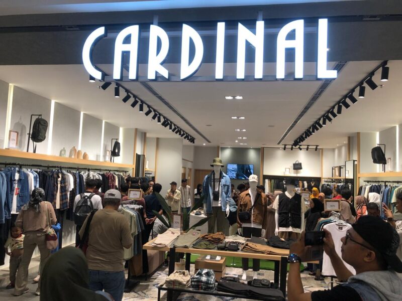 Brand fashion ternama Cardinal resmi membuka showroom terbarunya di Basko City Mall Padang. 