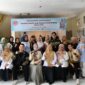 Ketua Dekranasda Padang, Ny. dr. Dian Puspita Fadly Amran membuka Coaching Designer Dekranasda Tahun 2025 di Gedung Sentral Randang, Rabu (21/5/2025). (Foto: Prokopim Padang)