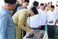 Wali Kota Padang Fadly Amran meresmikan Masjid Al-Ikhlas di Jalan Kamboja, Kelurahan Koto Panjang Ikur Koto, Kecamatan Koto Tangah, Senin (19/5/2025). (Foto: Prokopim Padang)