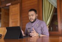 Wali Kota Padang Fadly Amran memberikan sambutan Verifikasi Lapangan Evaluasi KLA 2024 yang digelar oleh secara hybrid oleh Kementerian PPPA RI, Jumat (9/5/2025). (Foto: Prokopim Padang)