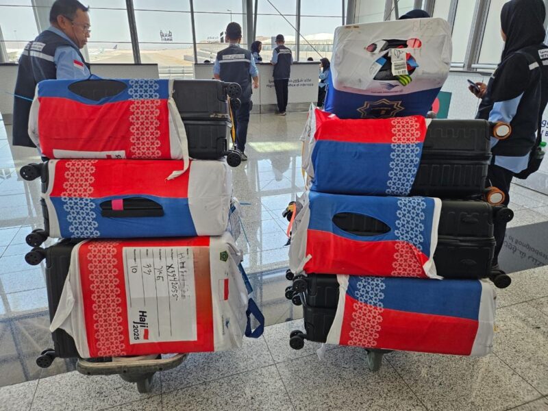 Otoritas Bandara Madinah sita 100 slop rokok dari koper jemaah asal Indonesia. (Foto: Kemenag)