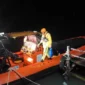 Tim penyelamat Kantor SAR Kelas A Padang melakukan pencarian tujuh pemancing yang terombang-ambing di Pulau Air Kota Padang. (Foto: Ist)