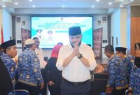 Wali Kota Padang, Fadly Amran melepas 350 CPNS untuk mengabdi di kelurahan se-Kota Padang, Senin (2/6/2025). (Foto: Prokopim Padang)