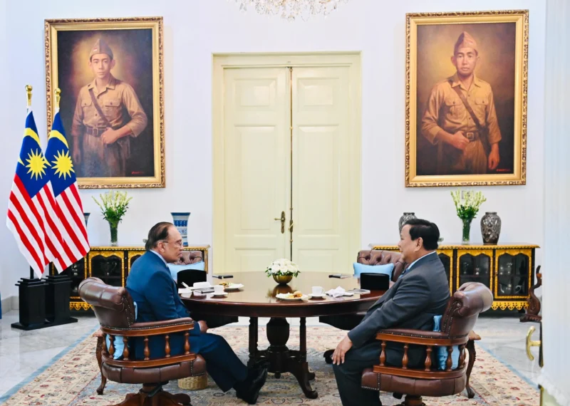 Presiden Prabowo Subianto bersama PM Malaysia Anwar Ibrahim di Istana Merdeka, Jakarta, Jumat (27/6/2025). (Foto: BPMI Setpres)
