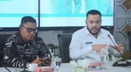Wali Kota Padang Fadly Amran dalam pertemuan bersama Wadan Lantamal II Padang, Kolonel Laut (P) Mulyadi, Rabu (25/6/2025). (Foto: Prokopim Padang)