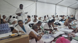 Jemaah di tenda Arafah. Hari ini, Kamis (5/6/2025), jemaah haji Indonesia melaksanakan wukuf di Arafah. (Foto: Ist)