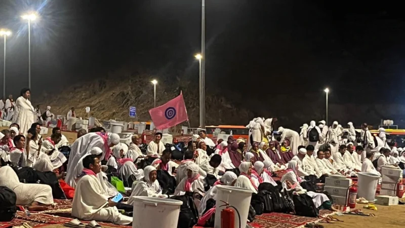 Jemaah haji Indonesia tiba di Muzdalifah. (Foto: Iqo Shofwa/Kemenag)
