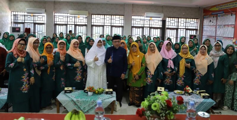 Wakil Wali Kota Padang, Maigus Nasir menghadiri acara pengukuhan pengurus MTI se-Kecamatan Nanggalo di Aula Kantor Camat Nanggalo, Minggu (15/6/2025). (Foto: Prokopim Padang)