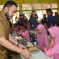Wali Kota Padang Fadly Amran saat meninjau program MBG di SMPN 8 Padang, beberapa waktu lalu. (Foto: Prokopim Padang)