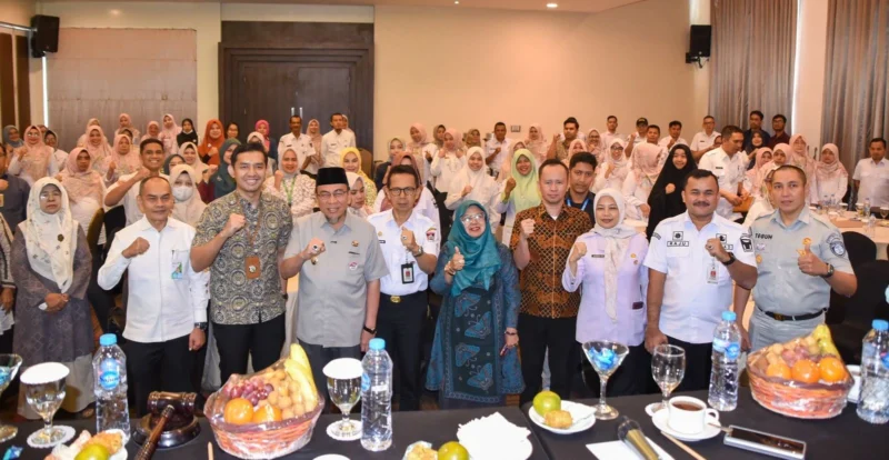 Wakil Wali Kota Padang Maigus Nasir membuka FGD Evaluasi Penyelenggaraan Program BPJS Kesehatan Gratis di HW Hotel Padang, Rabu (18/6/2025). (Foto: Prokopim Padang)