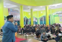 Wakil Bupati Tanah Datar, Ahmad Fadly menghadiri acara Salawat Dulang di Jorong Tabubaraie, Nagari Peninjauan, Kecamatan X Koto, pada Minggu (8/6/2025) malam. (Foto: Prokopim Tanah Datar) 