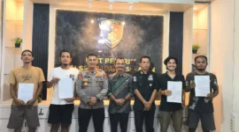 Empat pelaku pungli di Pantai Air Manis diamankan usai aksinya terhadap wisatawan Malaysia viral di media sosial. (Foto: FB Diskominfo Padang)