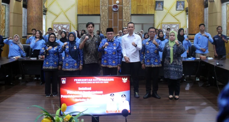 Wakil Wali Kota Padang Maigus Nasir membuka Sosialisasi P4GN di Ruang Abu Bakar Ja’ar, Balai Kota Padang, Aia Pacah, Selasa (17/6/2025). (Foto: Diskominfo Padang)