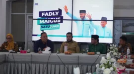 Wali Kota Padang, Fadly Amran memimpin rapat koordinasi persiapan Festival Halal Week di Gedung Putih Rumah Dinas Wali Kota, Senin (16/6/2025). (Foto: Diskominfo Padang)