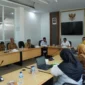 Wakil Wali Kota Allex Saputra memimpin rapat percepatan MBG di Aula VIP Balai Kota, Senin (16/6/2025). (Foto: Kominfo Padang Panjang)