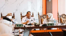 Wali Kota Pariaman Yota Balad pada acara Perkuat Efektifitas Pengawasan Obat dan Makanan Kota Pariaman di Ruang Rapat Wali Kota Pariaman, Rabu (18/6/2025). (Foto: Kominfo Pariaman)