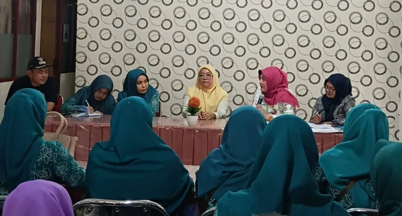 Kelurahan Kampung Manggis siapkan diri hadapi Lomba Gerakan PKK tingkat provinsi. (Foto: Kominfo Padang Panjang)