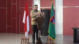 Wali Kota Padang Fadly Amran memberikan sambutan saat FGD Evaluasi 100 Hari Kinerja Pemko Padang di Ruang Bagindo Aziz Chan Balai Kota Padang, Jumat (20/6/2025). (Foto: Diskominfo Padang)