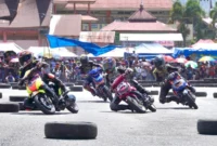Rendi Andeska Pradana keluar sebagai Juara Umum Terbuka Ikosho Road Race yang digelar di Sirkuit Non Permanen Bancalaweh, Minggu (22/6/2025). (Foto: Kominfo Padang Panjang)