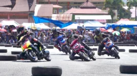 Rendi Andeska Pradana keluar sebagai Juara Umum Terbuka Ikosho Road Race yang digelar di Sirkuit Non Permanen Bancalaweh, Minggu (22/6/2025). (Foto: Kominfo Padang Panjang)