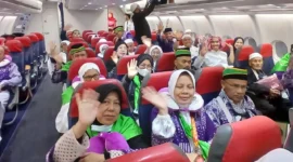 Jemaah haji asal Padang Panjang pulang dari Madinah hari ini. Rombongan diperkirakan tiba di BIM pukul 19.00 WIB. (Foto: Kominfo Padang Panjang)