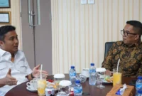 Wakil Gubernur Sumbar, Vasko Ruseimy rapat bersama Bapenda Sumbar. (Foto: ADPSB)