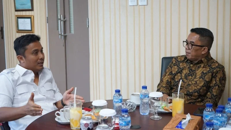 Wakil Gubernur Sumbar, Vasko Ruseimy rapat bersama Bapenda Sumbar. (Foto: ADPSB)